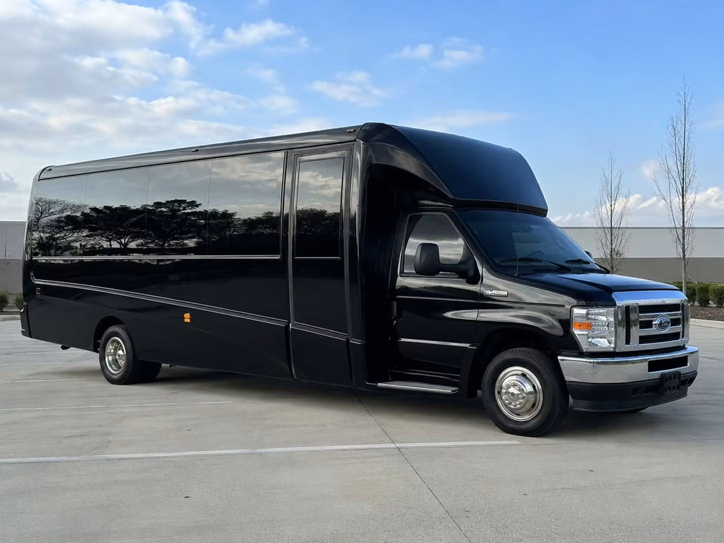 redlands 15 passenger minibus rental