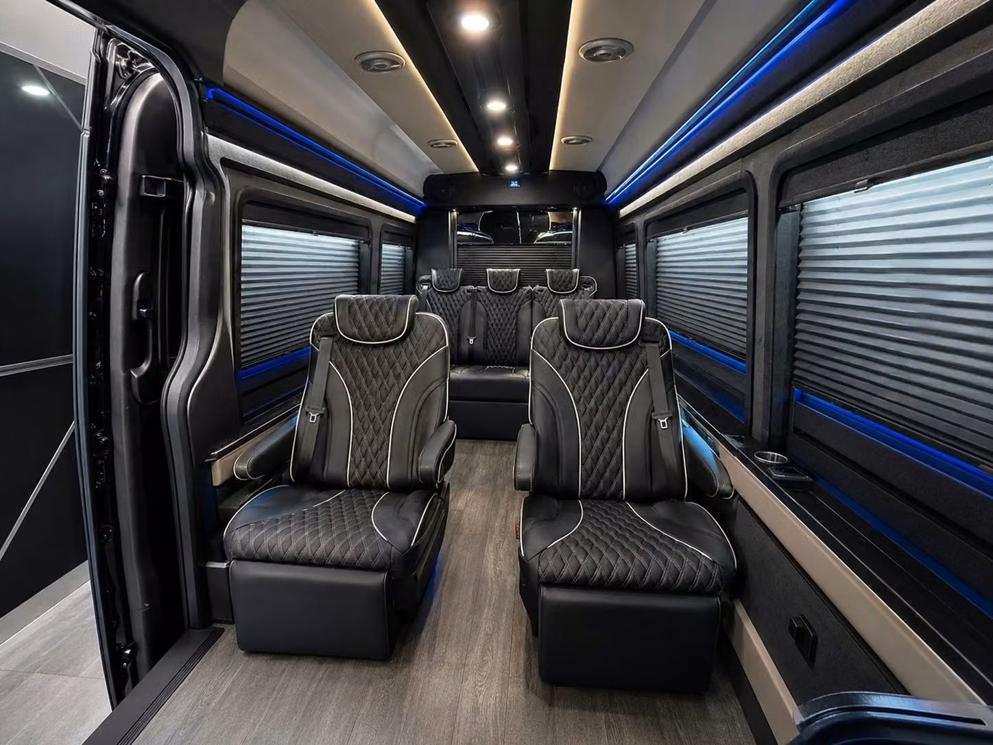 redlandscharterbuscompany com makes it possible to plan airport shuttles for conferences at the esri campus and university of redlands events