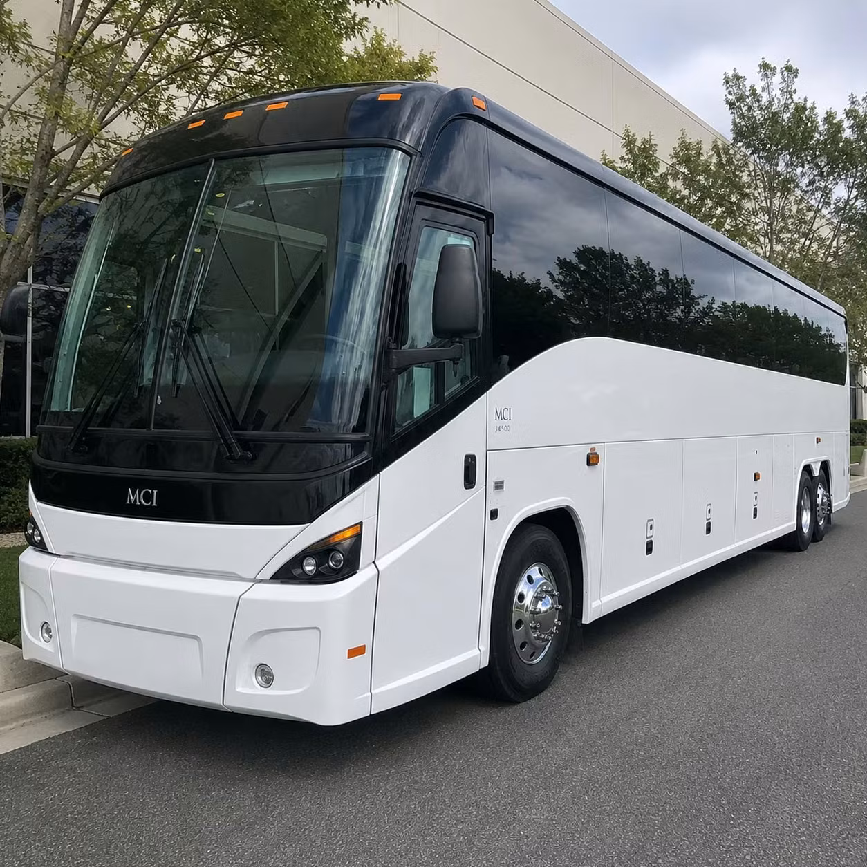 shuttle buses for redlands employers near the university of redlands and loma linda medical campus