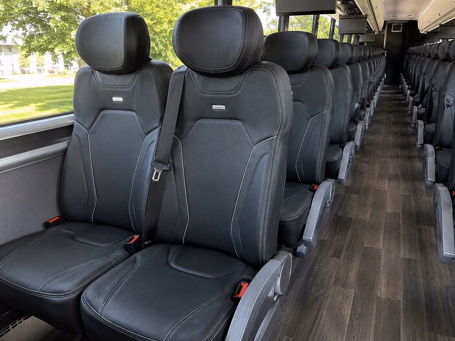 shuttle buses for redlands wedding venues that demand seamless guest transportation